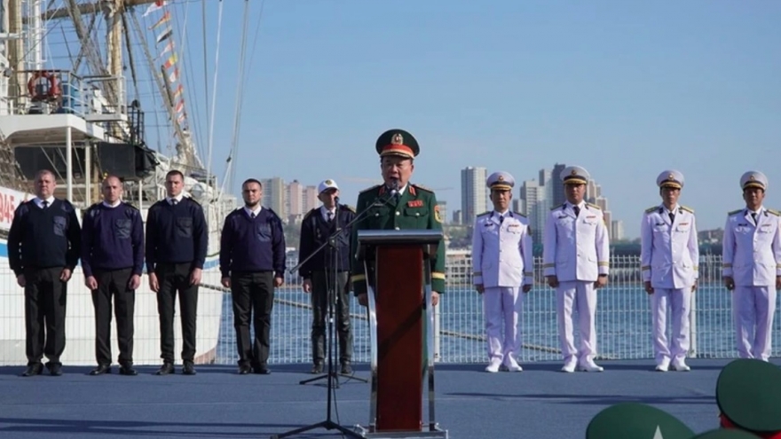 Russia hands over research vessel "Professor Gagarinsky" to Vietnam